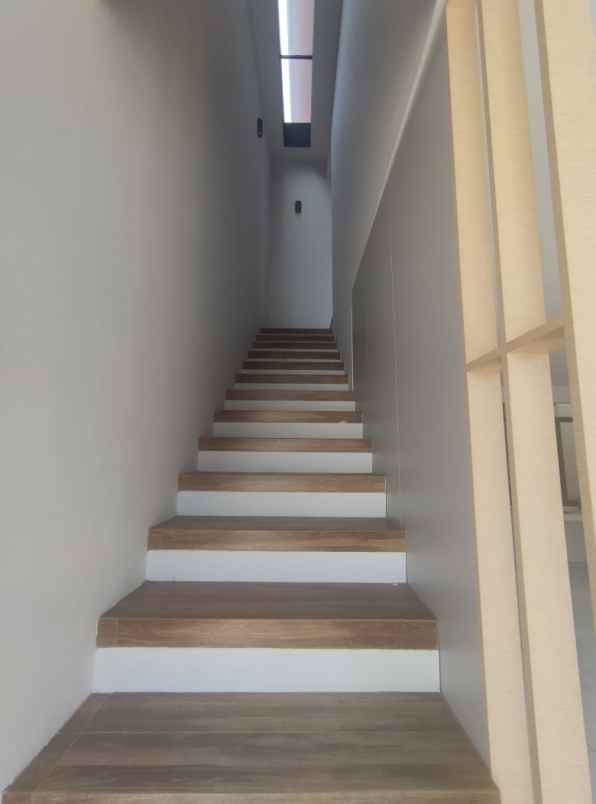 dijual rumah leuwisari