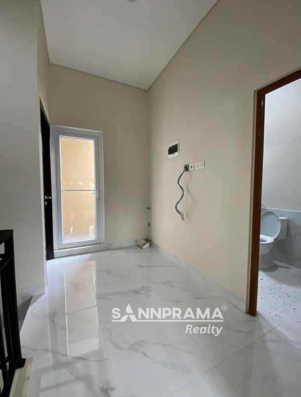 dijual rumah limo limo depok