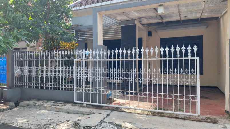 dijual rumah lokasi simpang sulfat utara kota malang