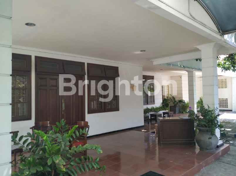 dijual rumah manyar jaya
