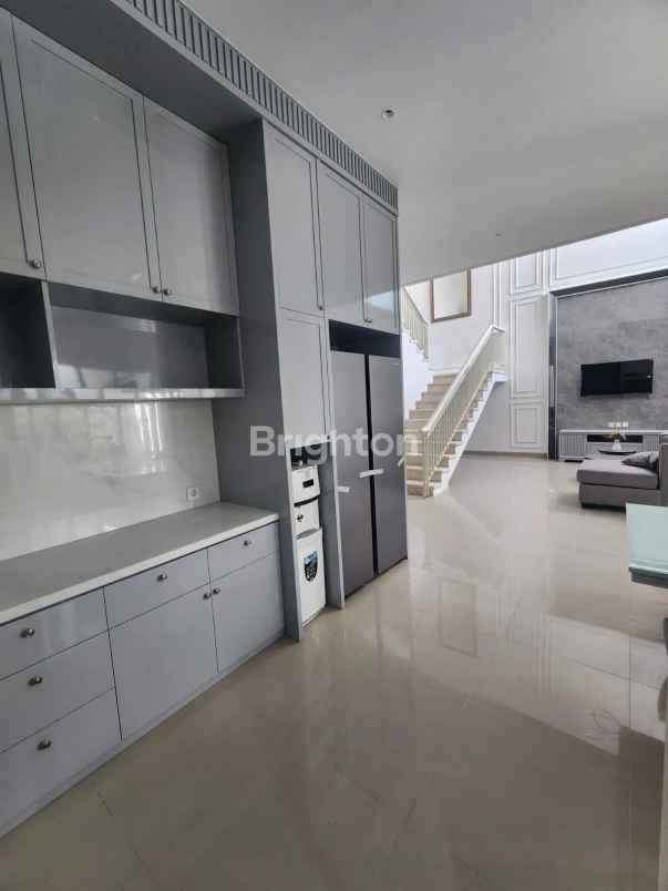 dijual rumah manyar jaya