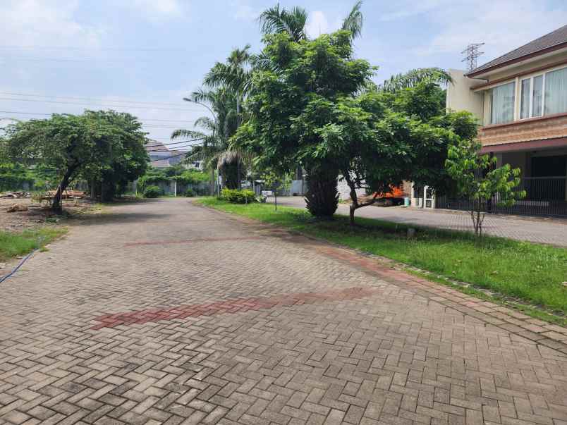 dijual rumah manyar jaya