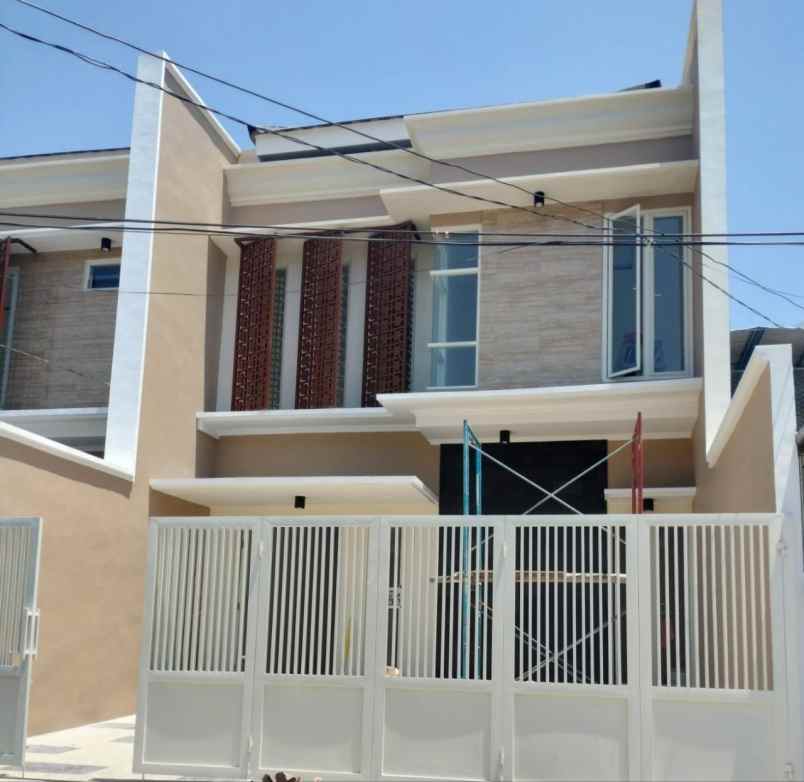 dijual rumah manyar kertoadi