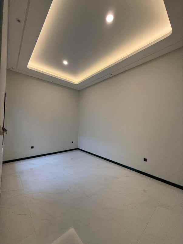 dijual rumah manyar kertoadi