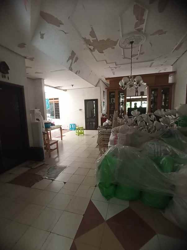 dijual rumah manyar kertoarjo