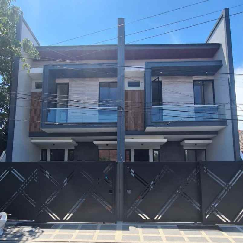 dijual rumah manyar tirtoyoso selatan