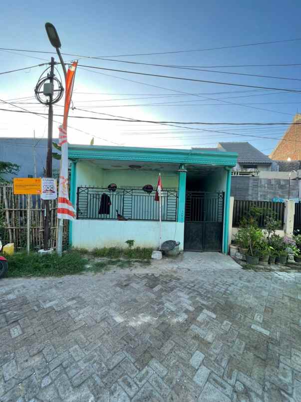 dijual rumah medayu