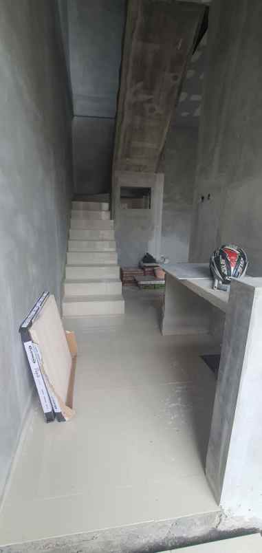 dijual rumah medokan