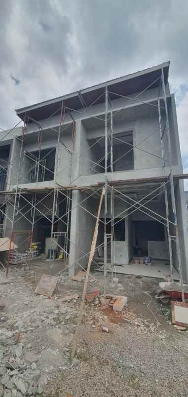 dijual rumah medokan