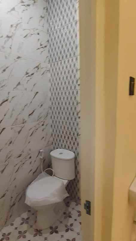 dijual rumah medokan ayu