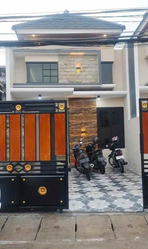 dijual rumah medokan ayu