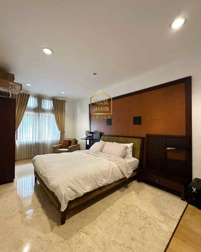 dijual rumah menteng