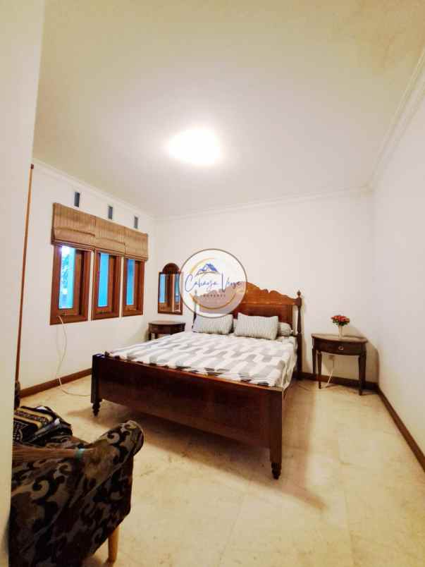 dijual rumah mewah batununggal elok buah batu bandung