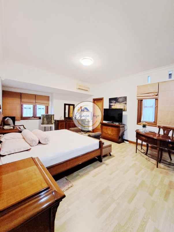 dijual rumah mewah batununggal elok buah batu bandung