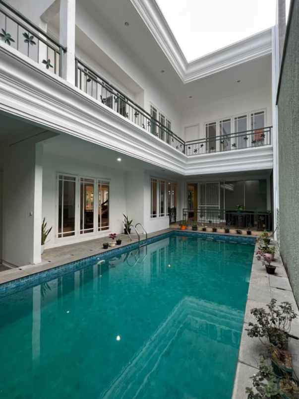 dijual rumah mewah minimalis dan strategis di ampera