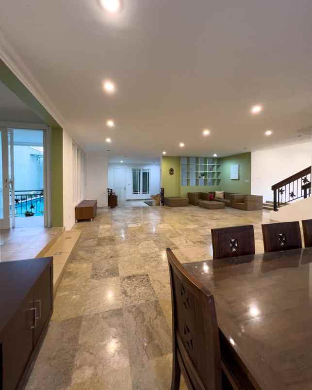 dijual rumah mewah minimalis dan strategis di ampera