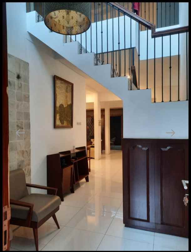 dijual rumah mewah second di antapani kota bandung