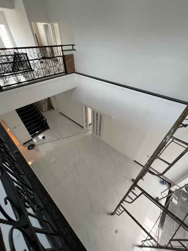 dijual rumah mulyosari