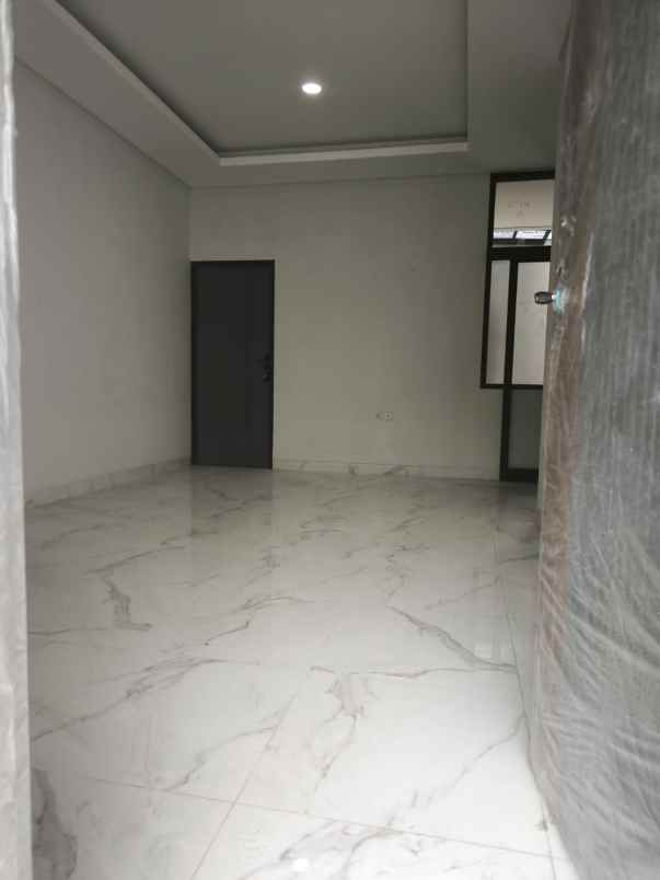 dijual rumah mulyosari