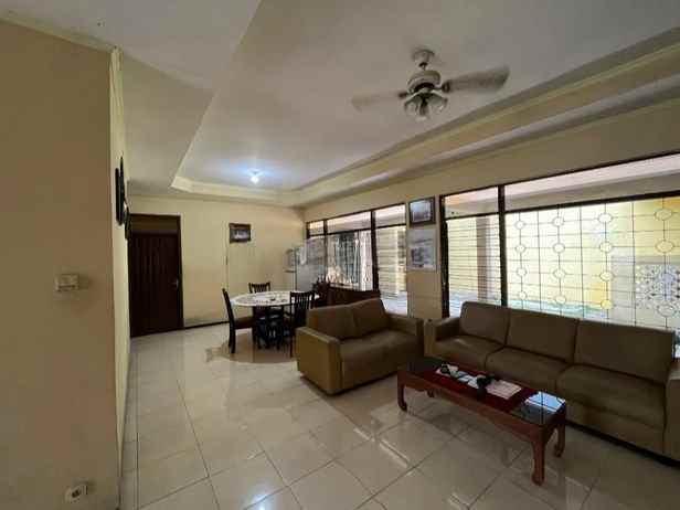 dijual rumah nginden
