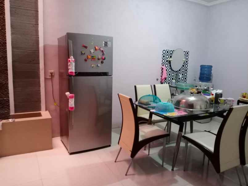 dijual rumah nginden intan timur