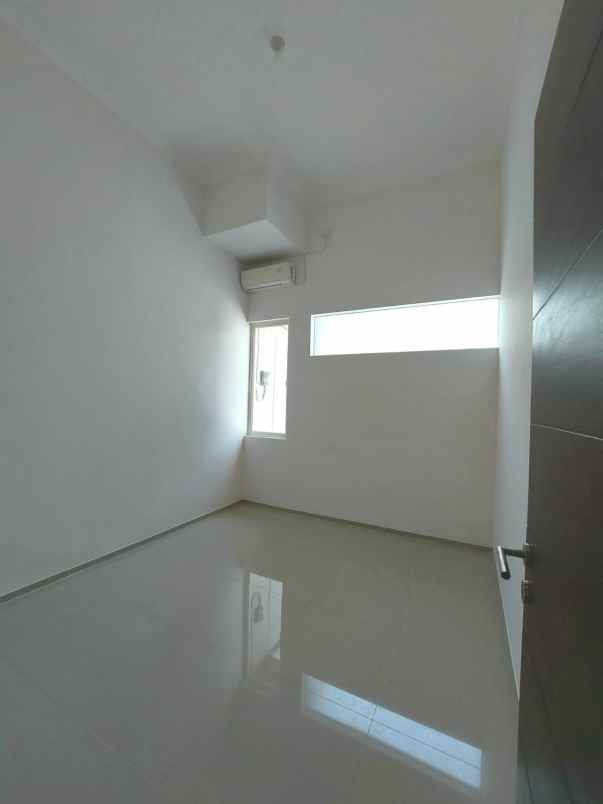 dijual rumah nirwana exxecutive