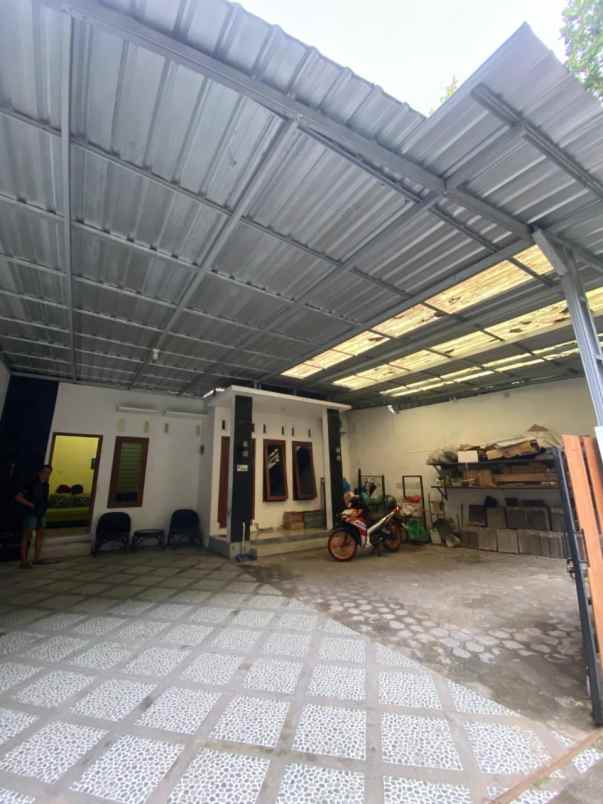 dijual rumah nogotirto