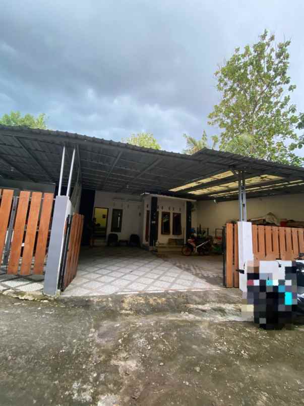 dijual rumah nogotirto