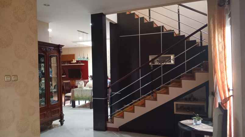 dijual rumah padasuka