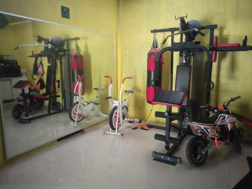 dijual rumah pajangan