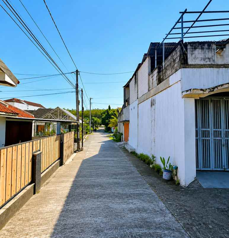 dijual rumah pajangan