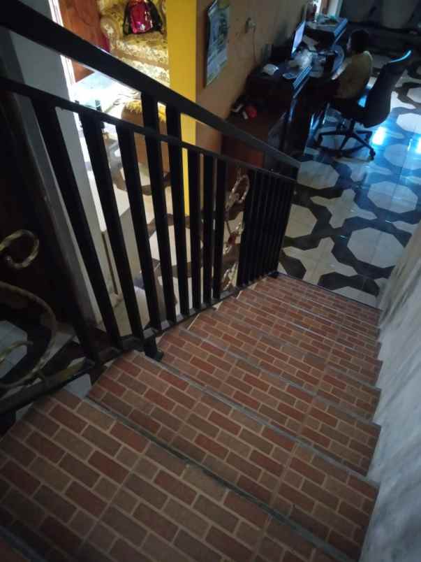 dijual rumah pajangan