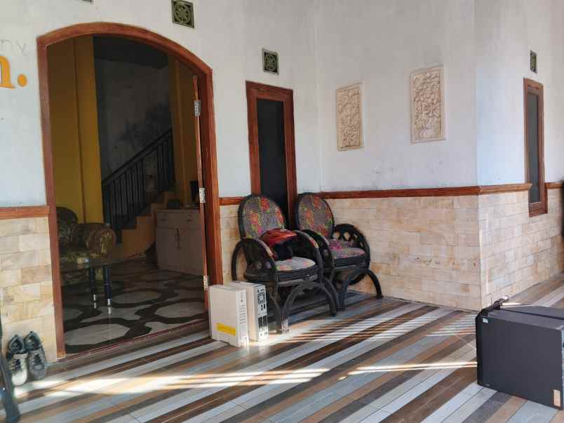 dijual rumah pajangan