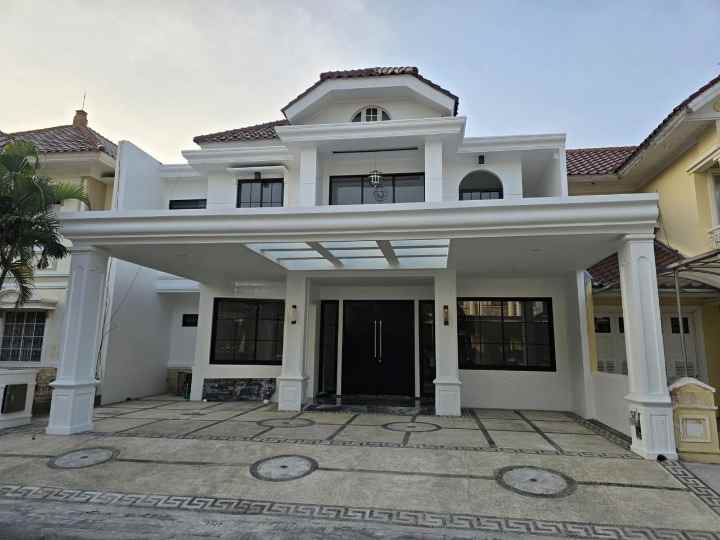 dijual rumah pakuwon city
