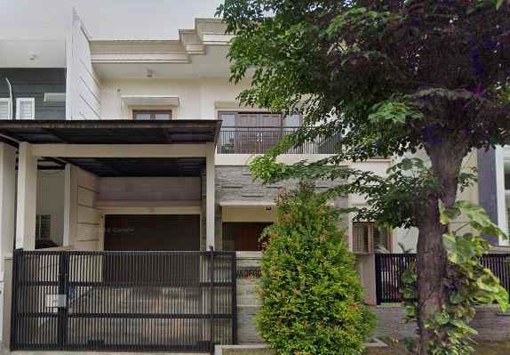 dijual rumah pakuwon city