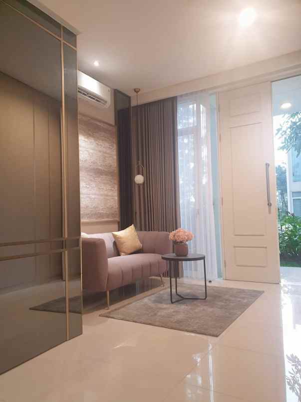 dijual rumah pakuwon city mossel bay