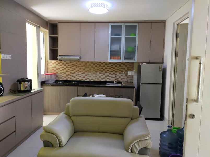 dijual rumah pakuwon city suvadiva