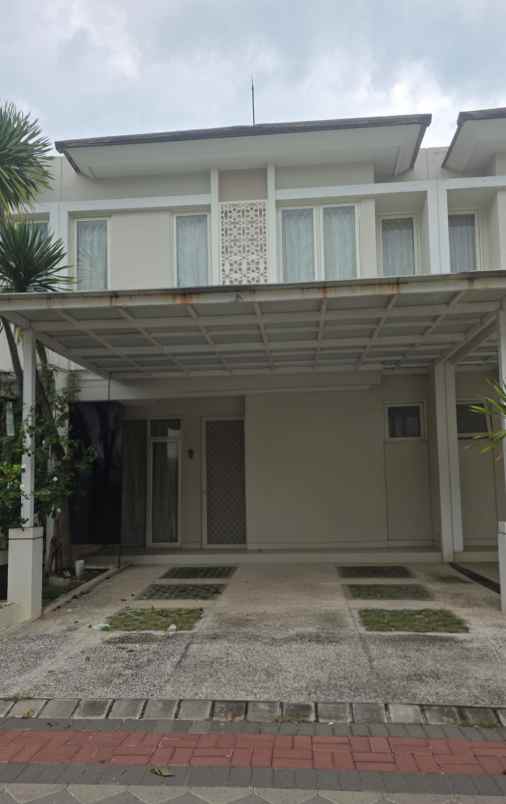 dijual rumah pakuwon city suvadiva