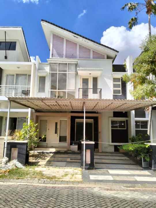 dijual rumah pakuwon indah