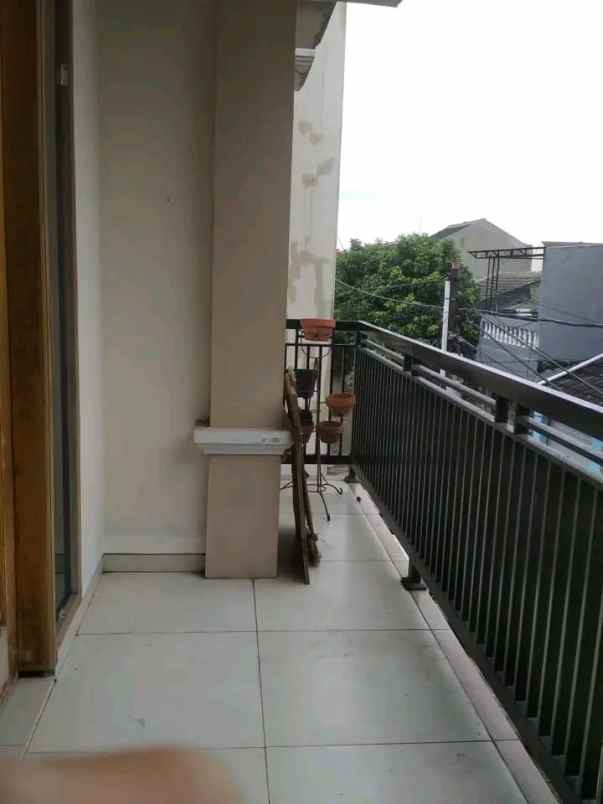 dijual rumah pancoran mas