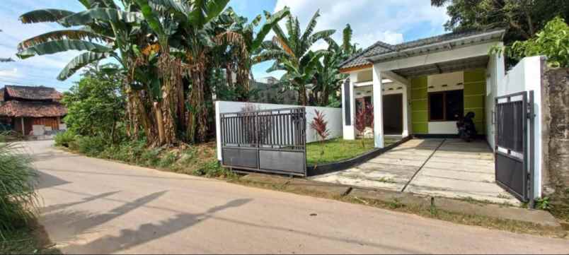 dijual rumah pasar godean