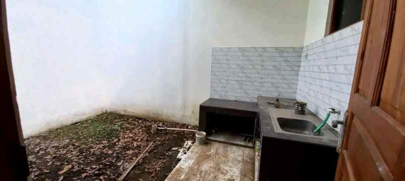 dijual rumah pasar godean