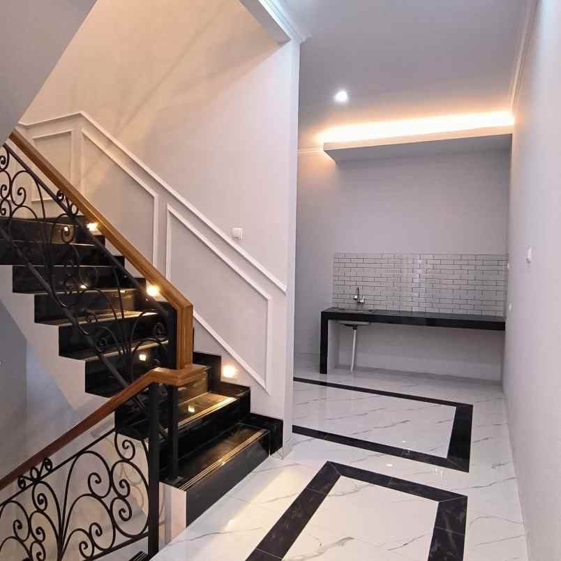 dijual rumah pejaten barat