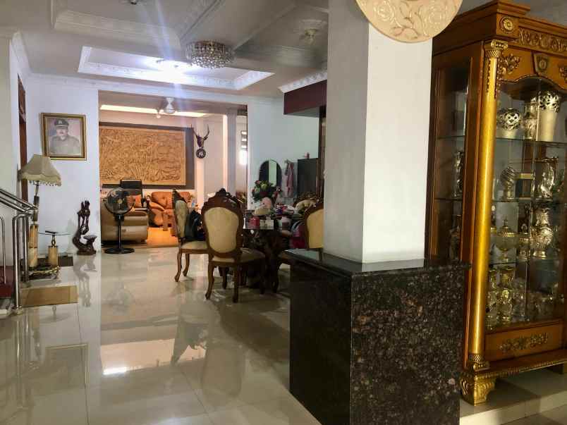 dijual rumah pejaten timur