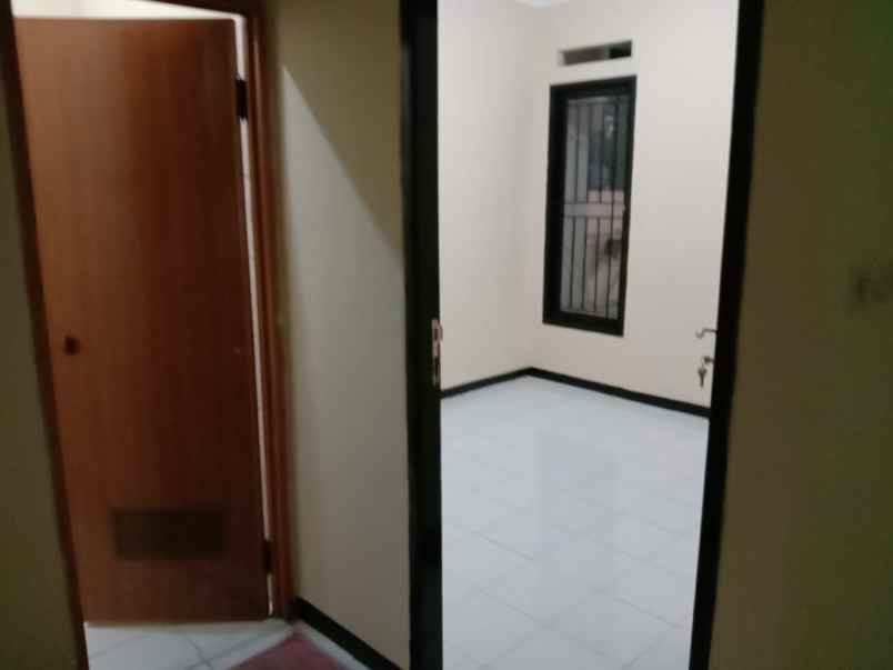 dijual rumah perum rivera hills