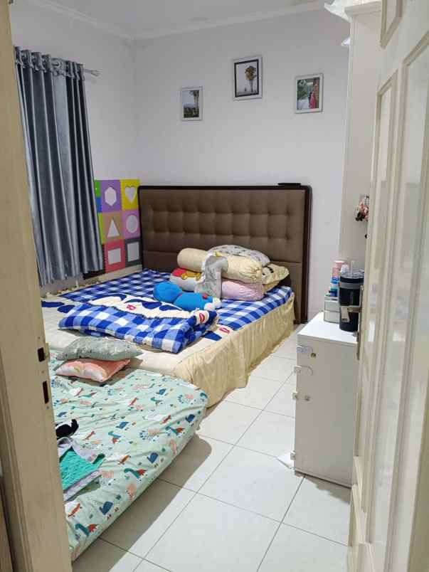 dijual rumah perumahan boulevard hijau