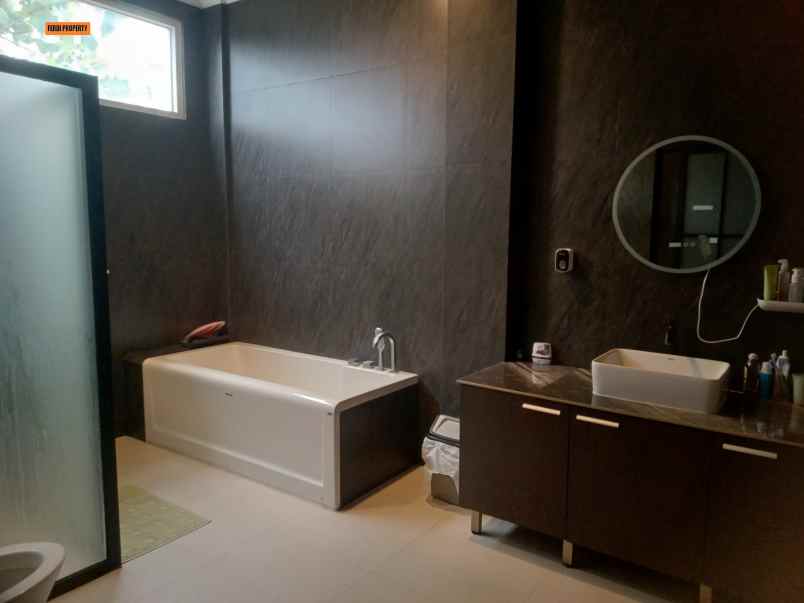 dijual rumah perumahan cibubur country