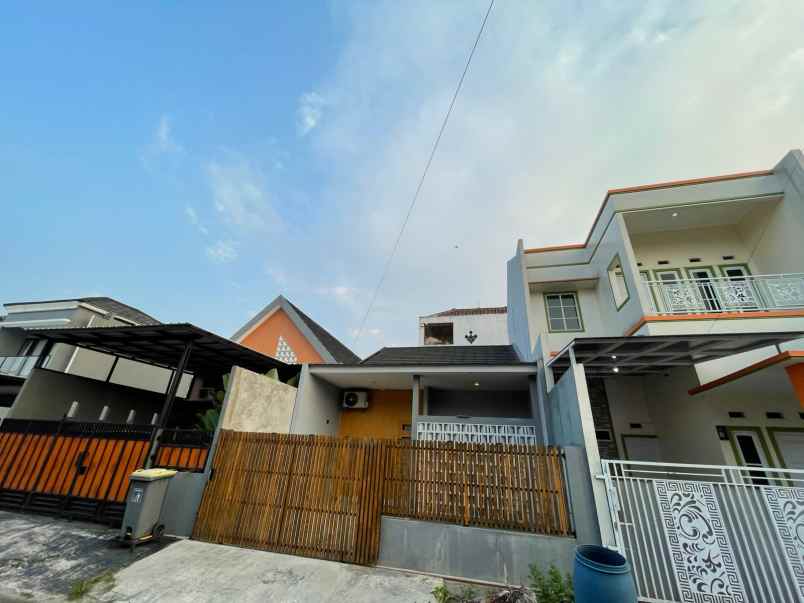 dijual rumah perumahan duta graha duta