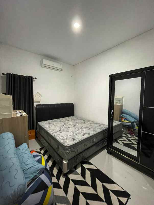 dijual rumah perumahan duta graha duta