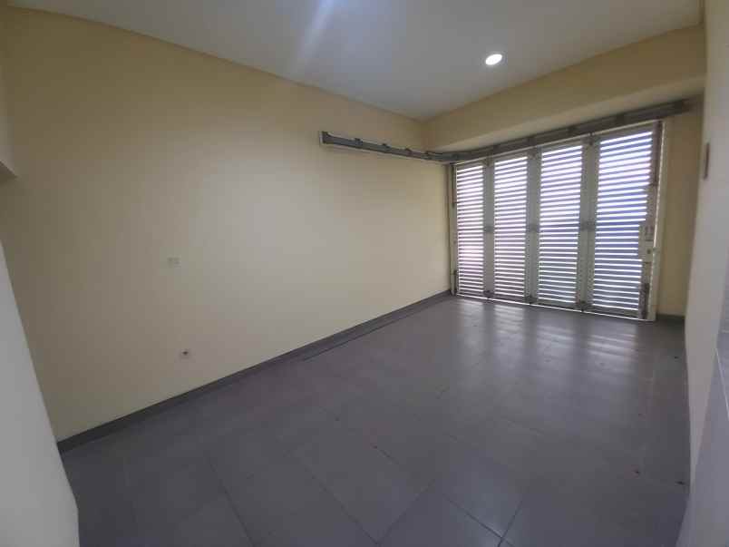 dijual rumah perumahan green lake city